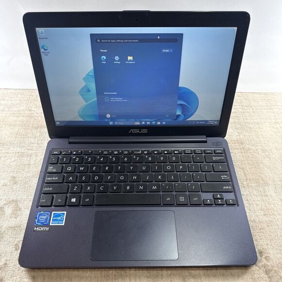 ASUS Vivobook 12 11.6" Touch Laptop Intel 60GB SD 4Gb RAM Win 11 - Picture 2 of 10